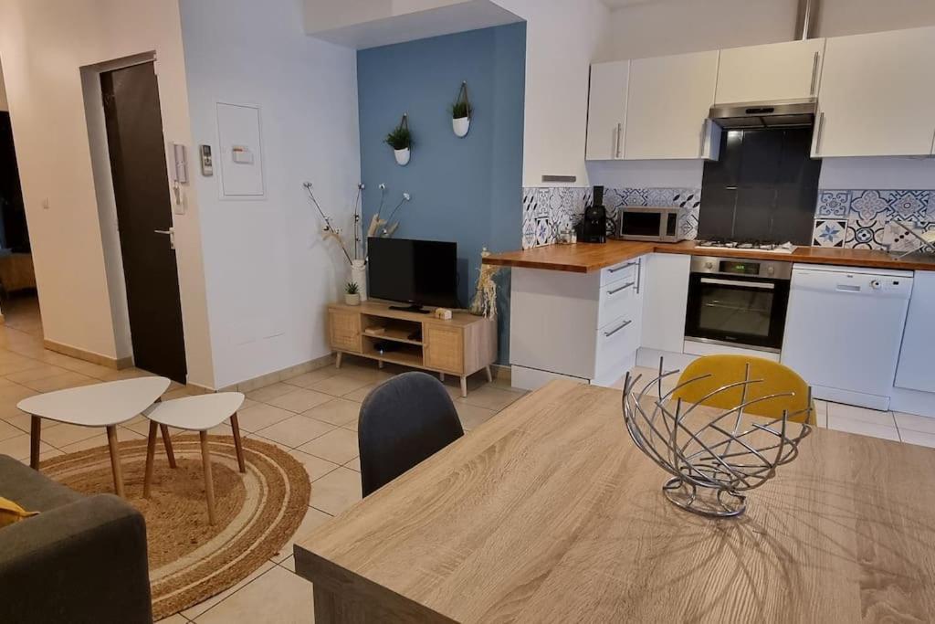 Agreable Appartement Avec 2 Places De Parking Dans Le Garage Béziers Exteriör bild